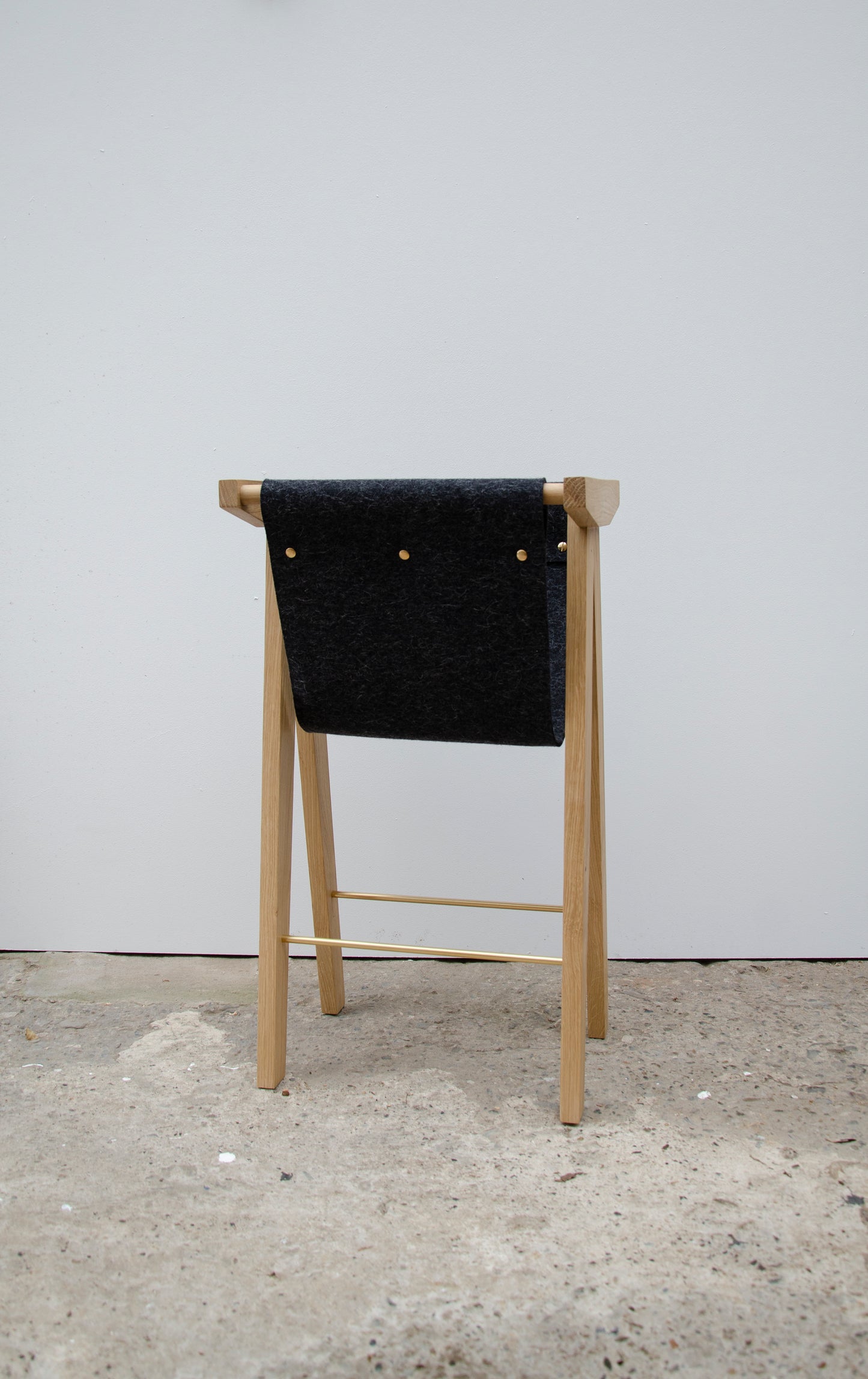 Magazine Stand