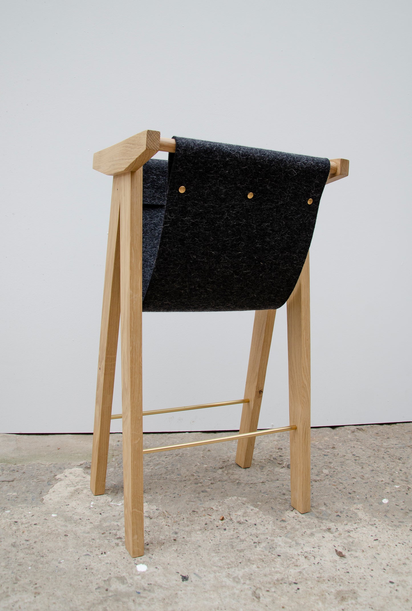 Magazine Stand
