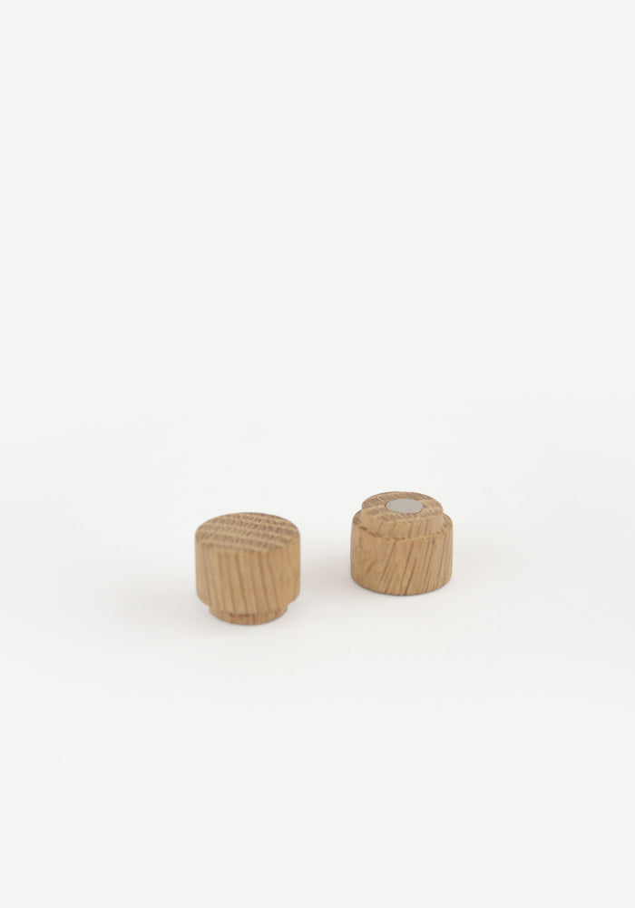 round oak magnets